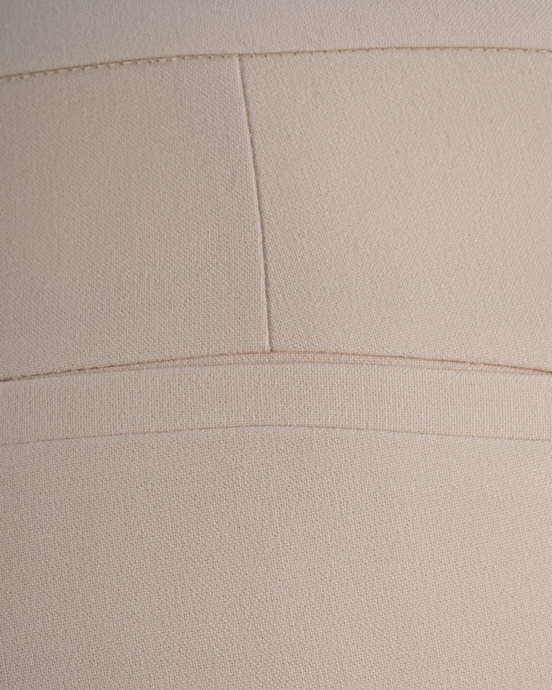 shop FABIANA FILIPPI  Pantalone: Fabiana Filippi pantaloni in tecno tailoring.
Regular fit.
Tecno tailoring bistretch. 
Filo diamante sul passante.
Produzione con un focus sui processi sostenibili.
Composizione: 68% poliestere – 29% viscosa – 3% elastan.
Made in Italy.. PAD215F326 L530-0145 number 5017805